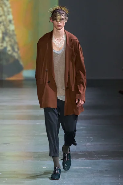 Look 39